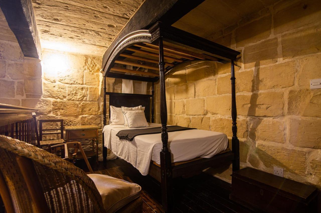 The Burrow Guest House Tarxien Екстер'єр фото