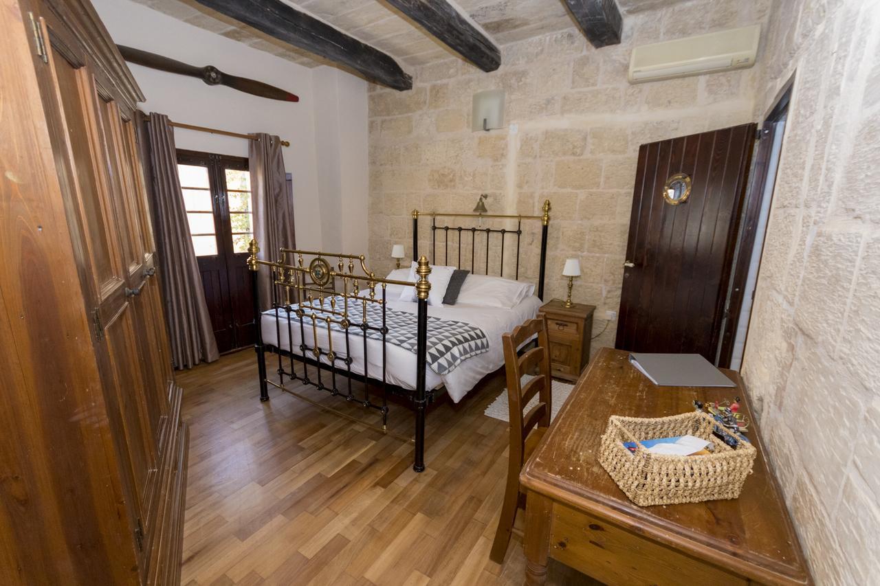 The Burrow Guest House Tarxien Екстер'єр фото
