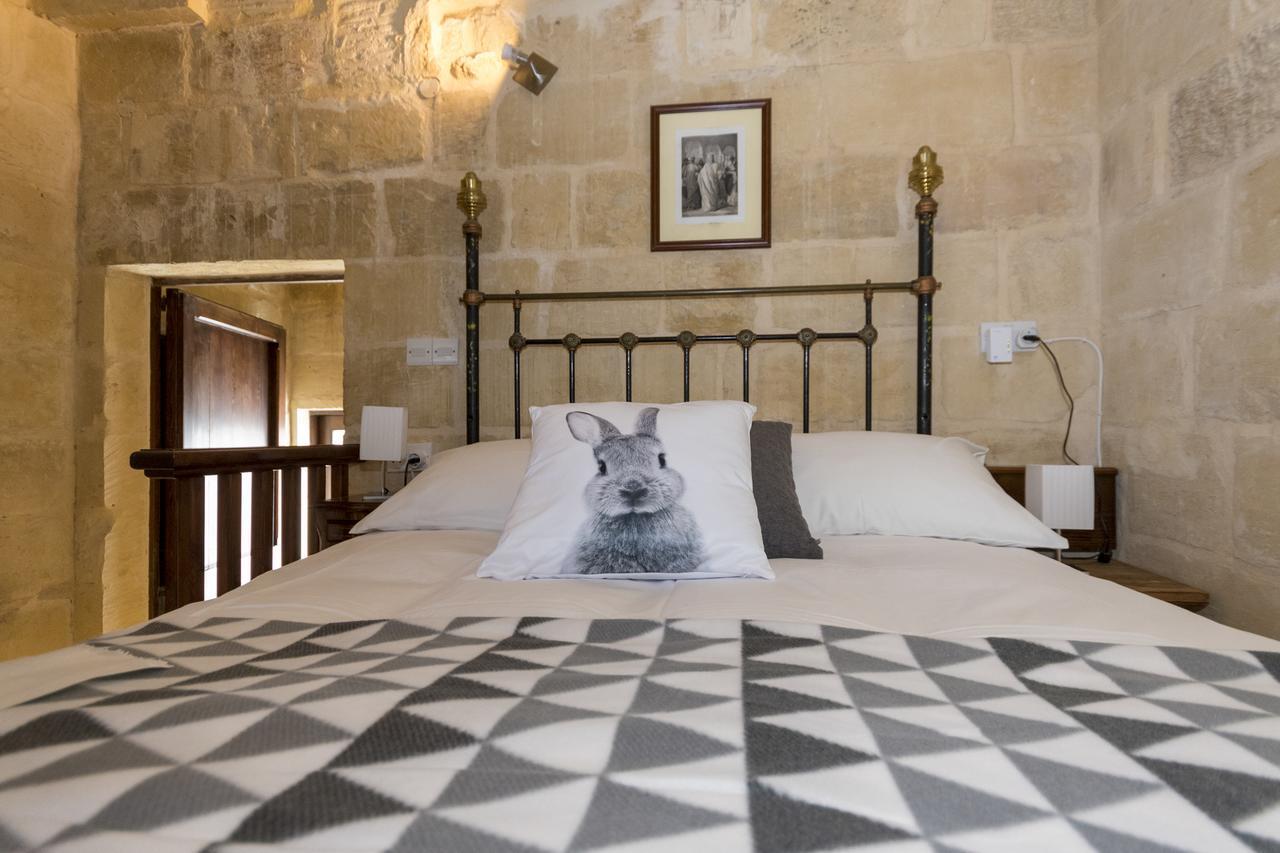 The Burrow Guest House Tarxien Екстер'єр фото