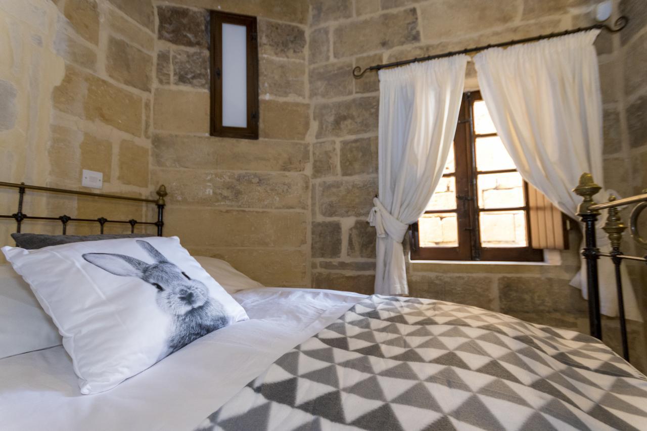 The Burrow Guest House Tarxien Екстер'єр фото