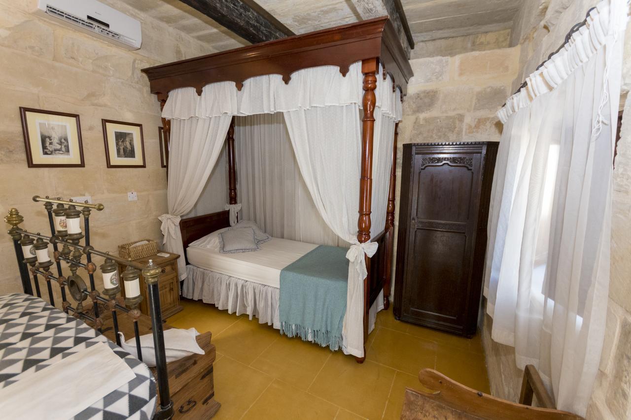 The Burrow Guest House Tarxien Екстер'єр фото