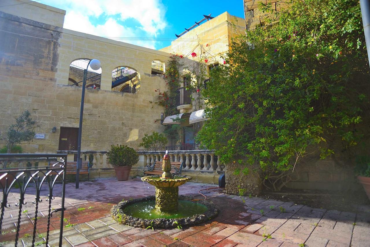 The Burrow Guest House Tarxien Екстер'єр фото