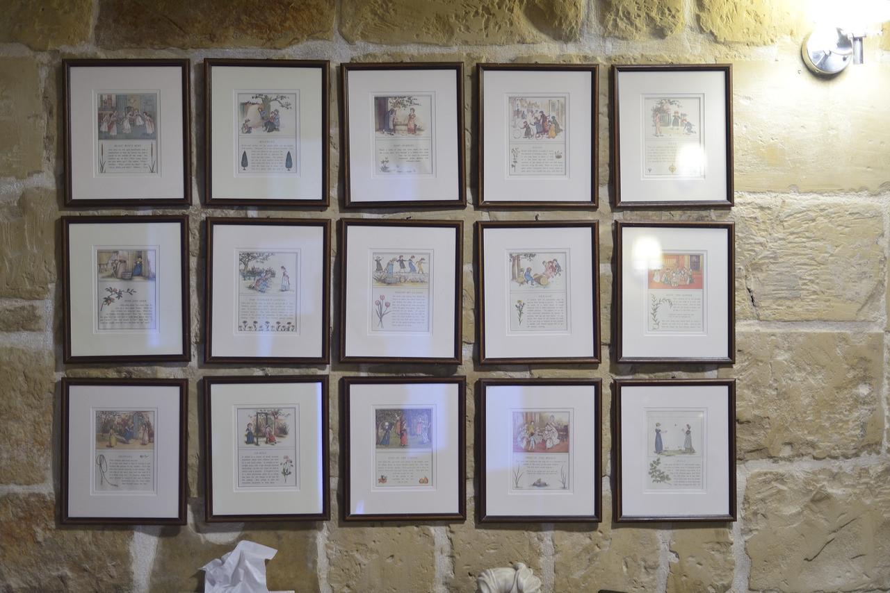 The Burrow Guest House Tarxien Екстер'єр фото