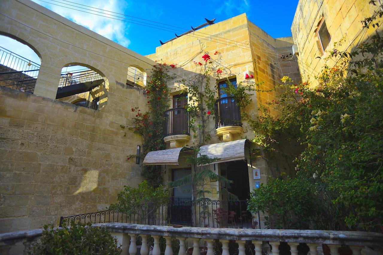 The Burrow Guest House Tarxien Екстер'єр фото